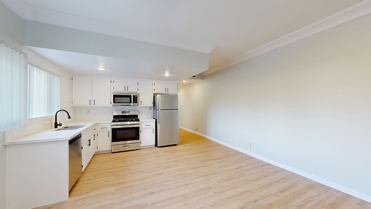 3D Tour - 420 Windsor Rd