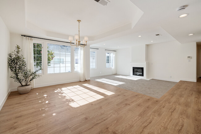 Photo - 1504 N Poinsettia Ave