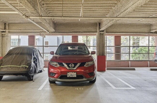 Building Photo - 350 W Ash St Unit 711