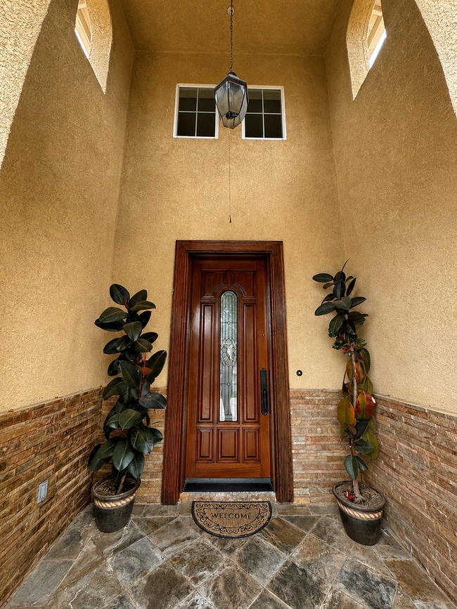 Photo - Spacious 5 Bedroom Home in West Oxnard's Desirable Winfield Community
