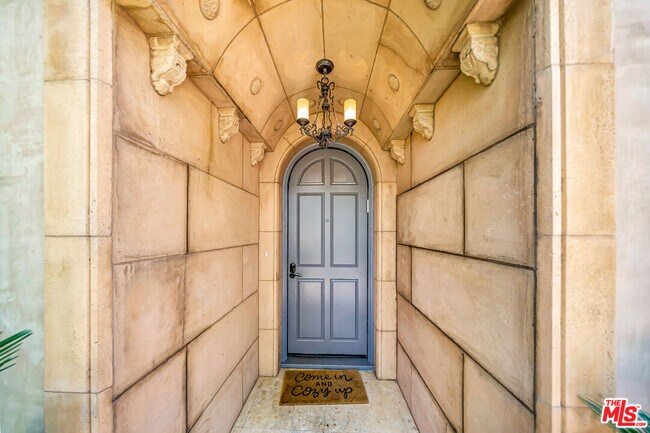 Photo - 14916 Hesby St