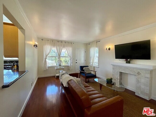 Building Photo - 1111 21st St Unit E Rental