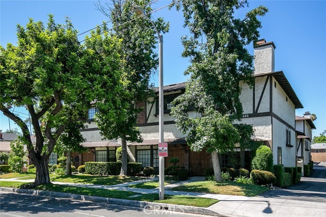 Building Photo - 402 El Centro St