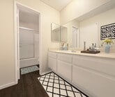 Photo - Villa Tarzana Apartments