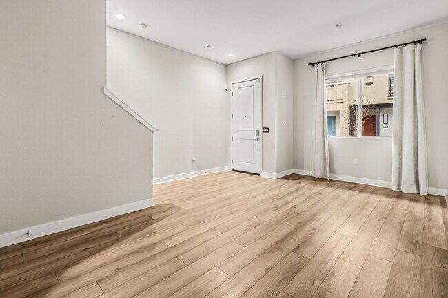 Photo - 7631 University Ave