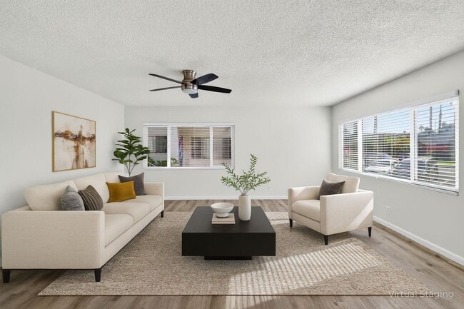 Photo - 425 W Regent St