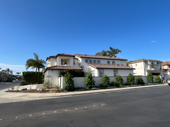 Photo - 7437 Magellan St