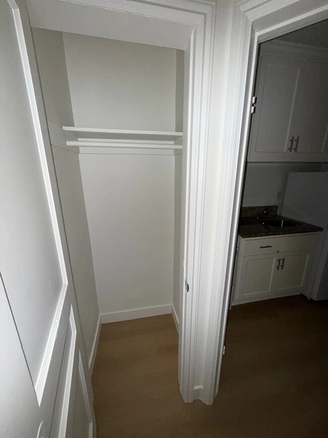 Photo - 346 N Palm Dr Unit 4