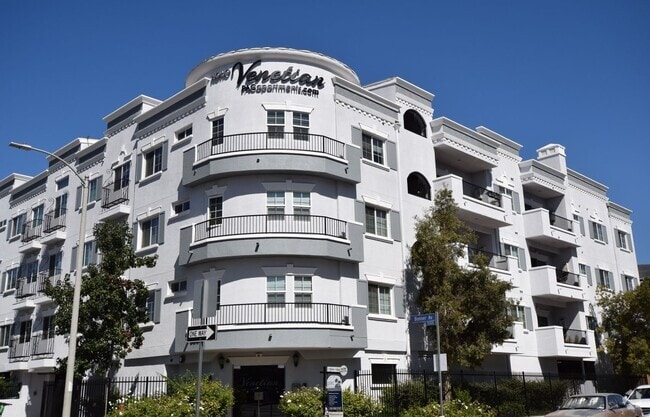 Building Photo - 5500 Bonner Ave Unit 303 Rental