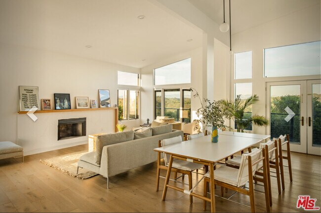 Photo - 21960 Cereza Way