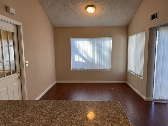 Photo - 797 Daffodil Dr