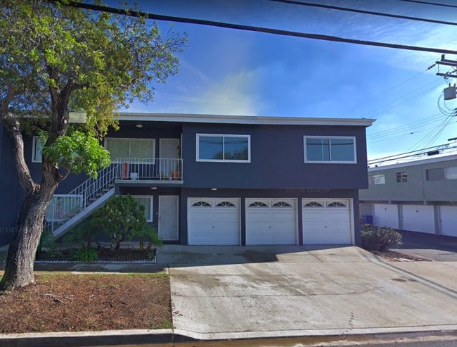 Unit above garages - 1300 Agate St Unit B