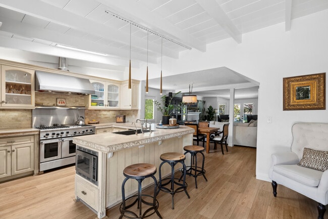 Photo - 540 De Anza Dr