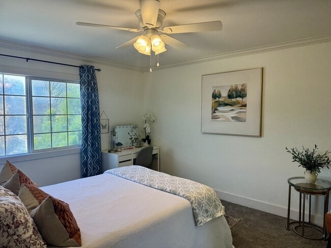 Photo - 5055 Collwood Blvd