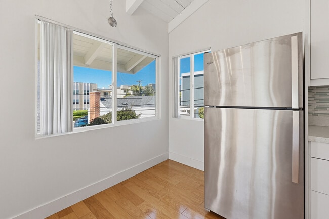 Photo - 3733 Riviera Dr