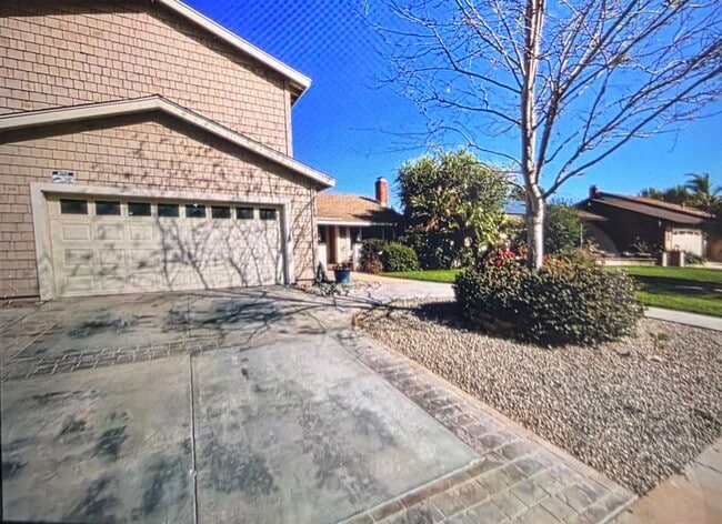 Photo - 1490 Sierra Madre Dr