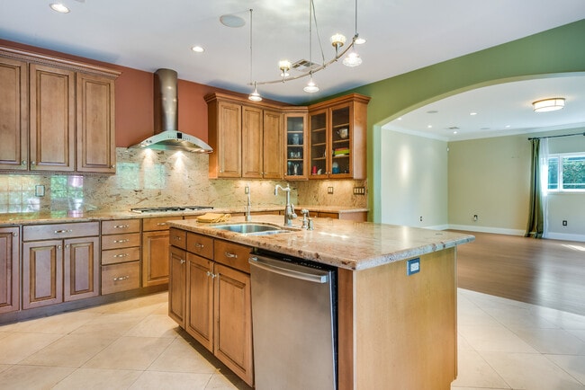 Photo - 2006 Manhattan Beach Blvd Unit A