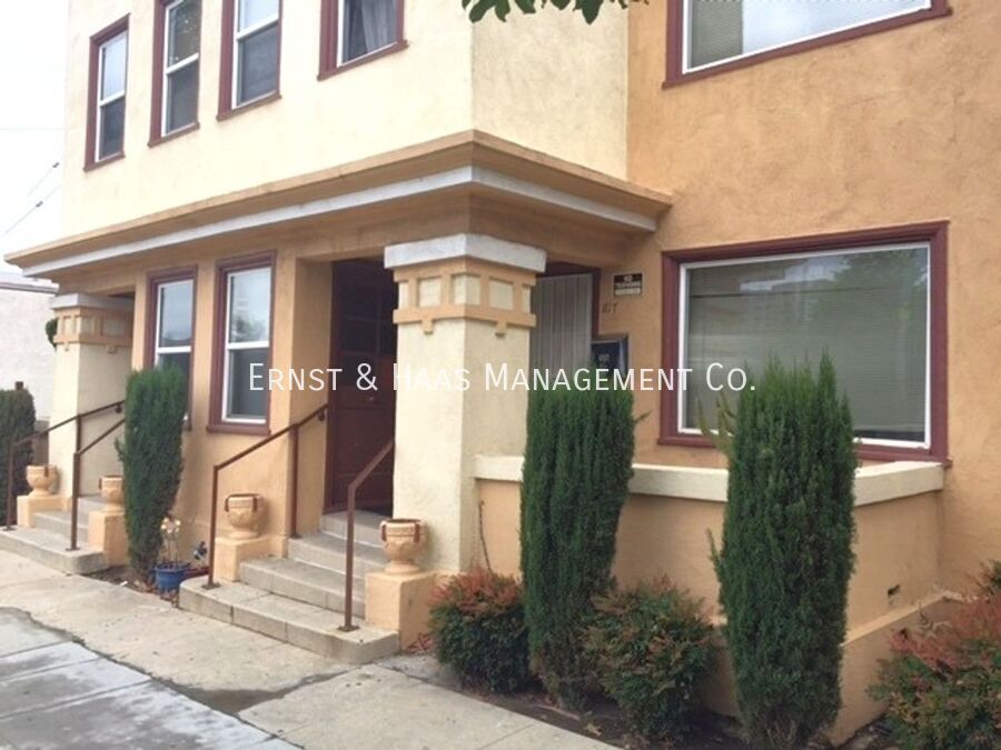 Photo - 621 W 3rd St House