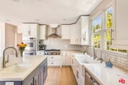 Photo - 3942 Glenridge Dr House