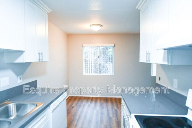 Photo - 1940 Los Feliz Dr