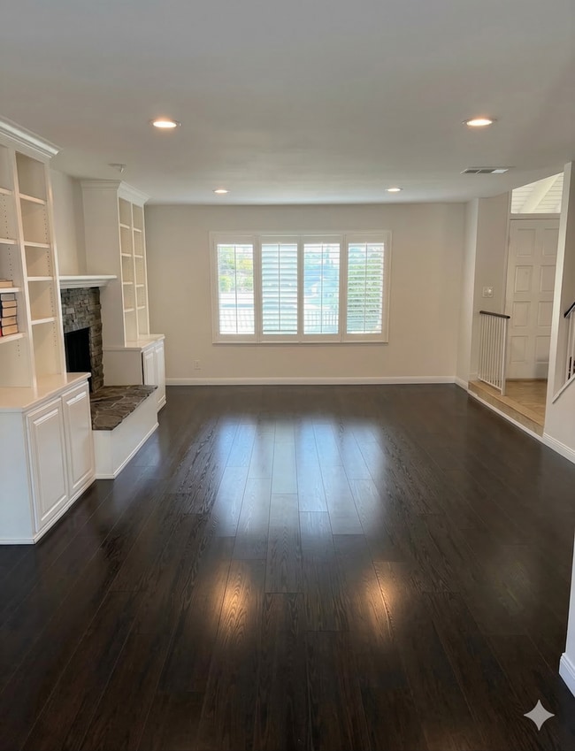 Photo - Spacious 4 Bedroom Home with Pool & 3 Car Garage in Cypress