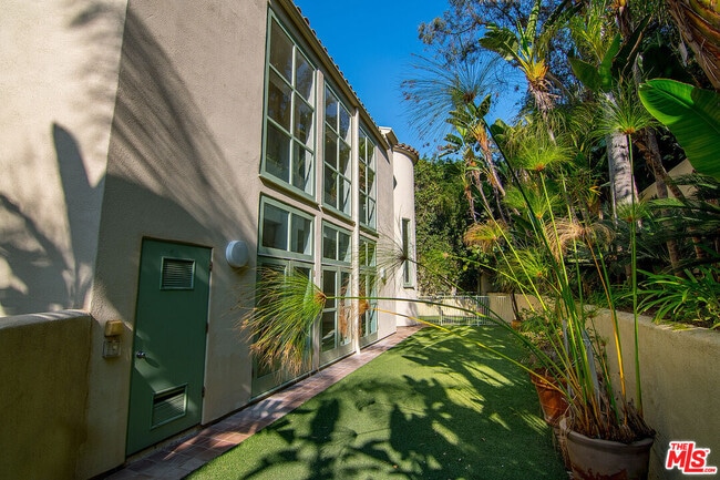 Photo - 1368 Vireo Dr