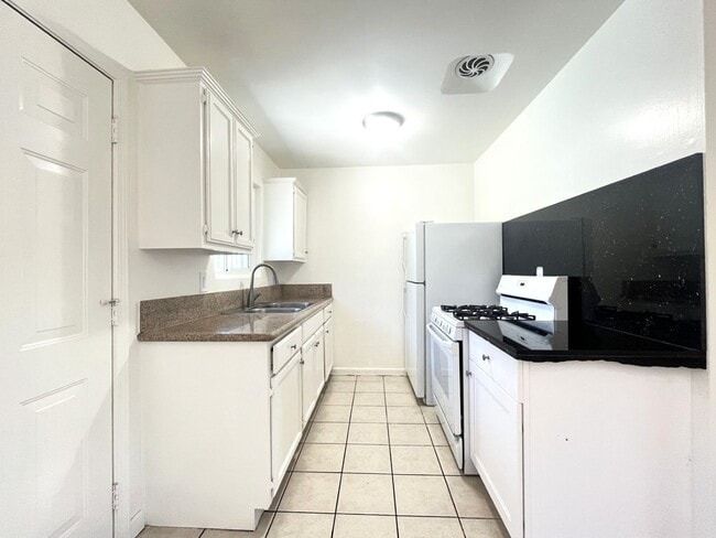 Photo - 1594 Sepulveda Ave Unit C