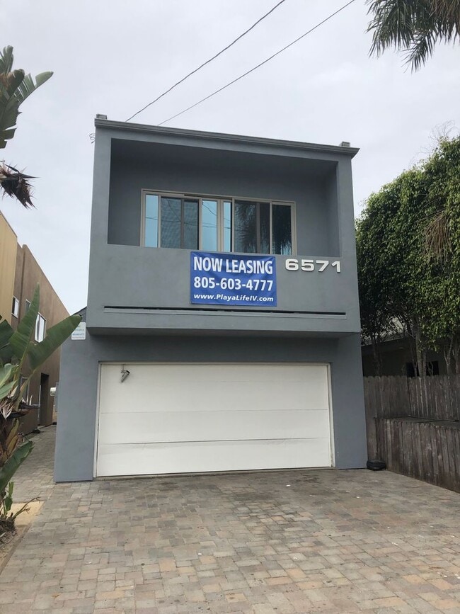 Building Photo - 6571 Del Playa Dr Unit 1