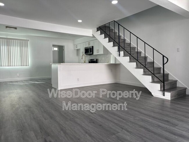 Photo - 1810 E Adams Ave