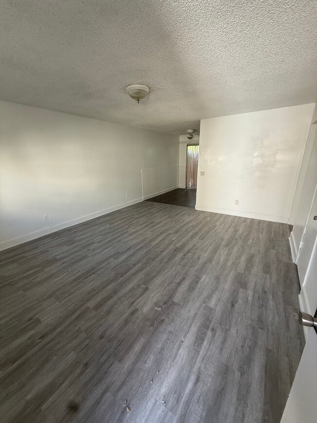 Photo - Corona Apts- 19542 Unit A