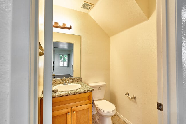 Photo - 1189 W 36th St