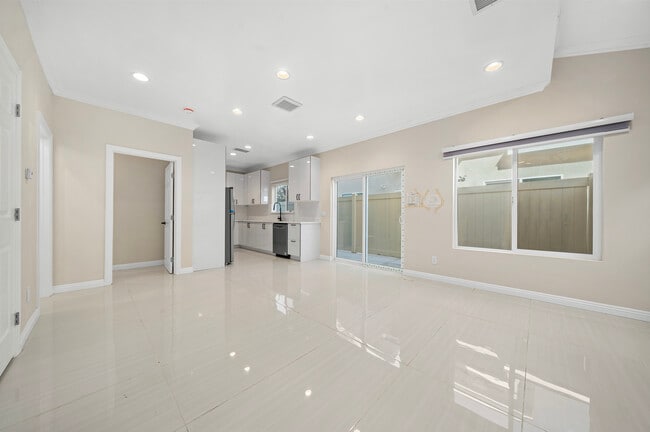 Photo - 342 Pasadena Ave