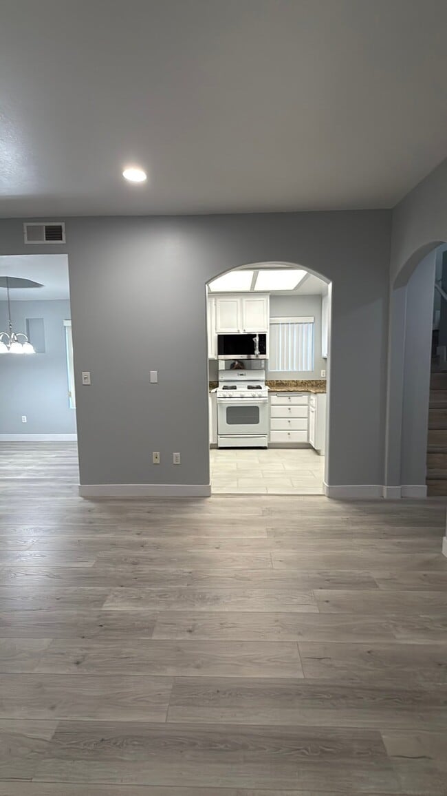 Photo - 14627 Gledhill St