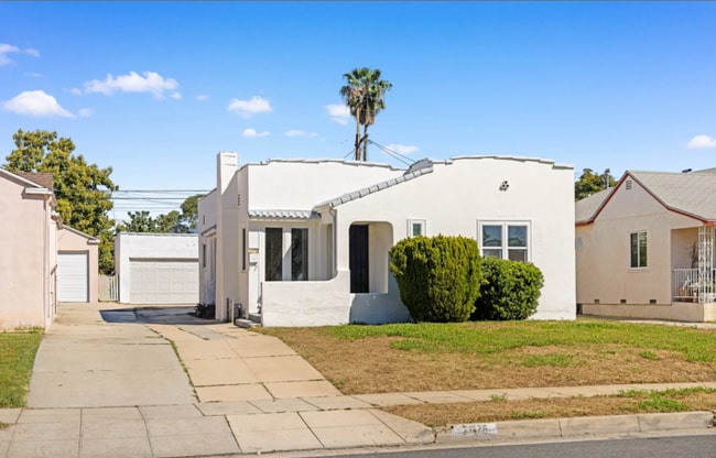 Photo - 2925 W Shorb St