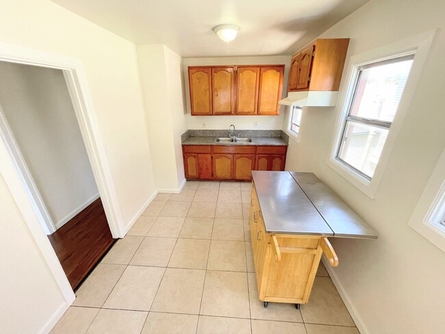 Photo - LARGE 2nd story 1bd/1ba unit near BMO, USC, and Downtown LA! Unit 971 1/2