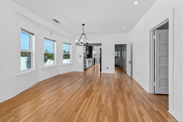 Photo - 4393 Georgia St