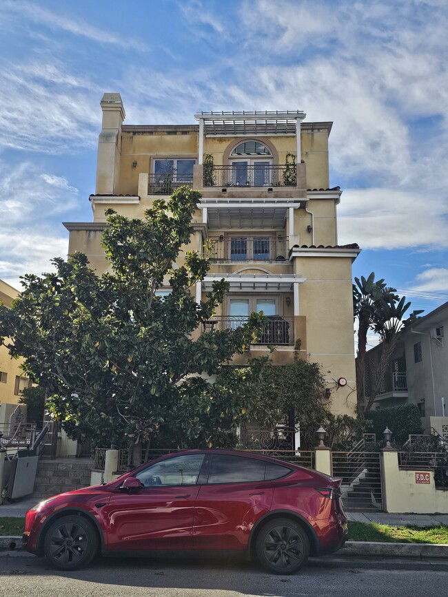 Photo - 927 S Wooster St Unit 2