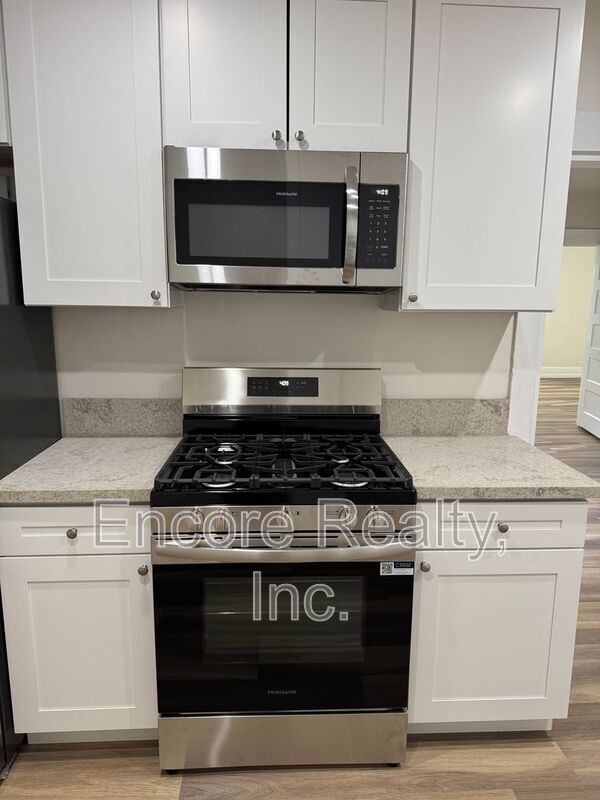 Building Photo - 303 B 3rd Rental