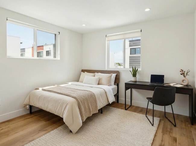 Photo - 1326 W 35th Pl Unit Private Room at 1326 W 35th Pl (9B9B)