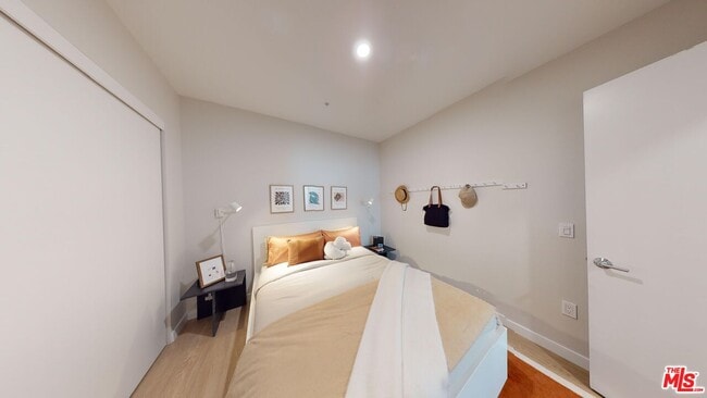 Photo - 200 Mesnager St Unit 422