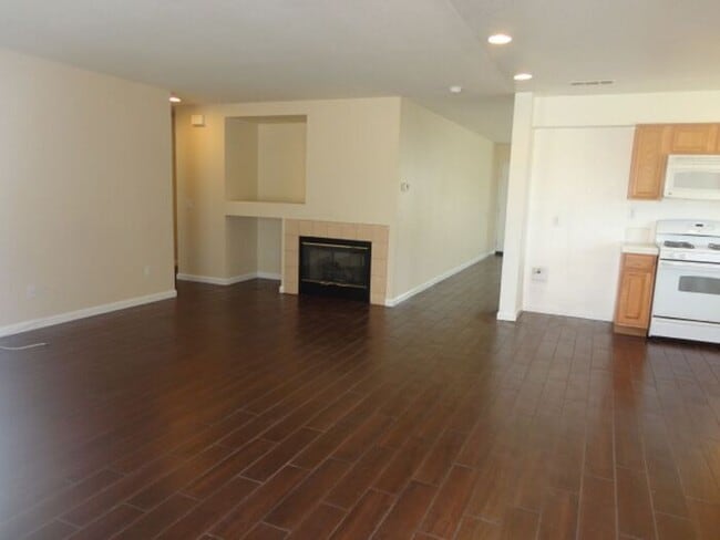 Photo - Beautiful 3 + 2 Single Story Home Palmdale