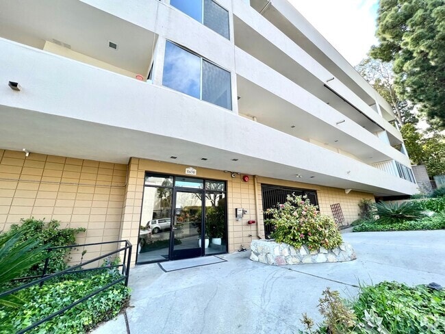 Building Photo - 5630 Ravenspur Dr Unit RPV Condo - 5630 Ravenspur #105