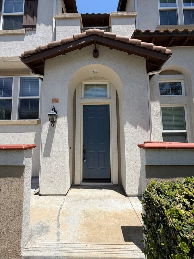 Beautiful Village Walk Townhome in the Heart of Claremont Village - Beautiful Village Walk Townhome in the Heart of Claremont Village
