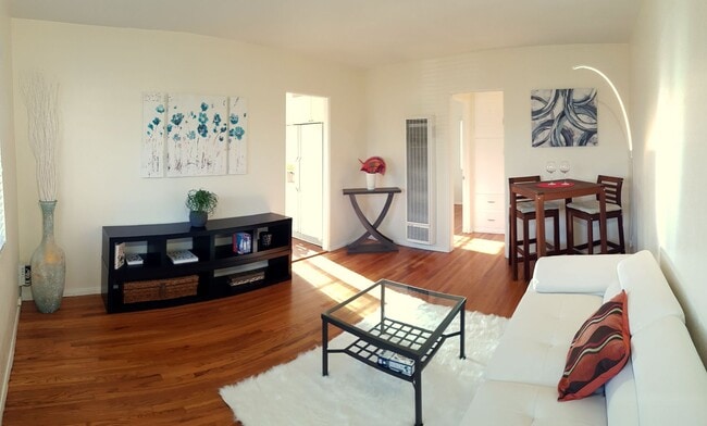 Kensington: Renovated Spacious Residence: ... - Kensington: Renovated Spacious Residence: ... Apartment Unit 4150 Monroe- 4148-1/2