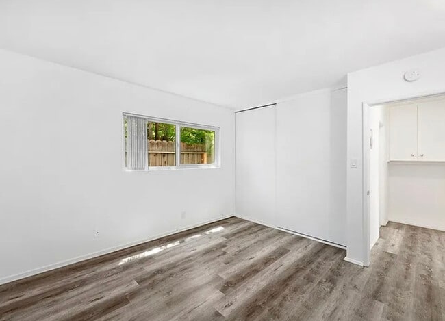 Photo - Grand Avenue Apartments