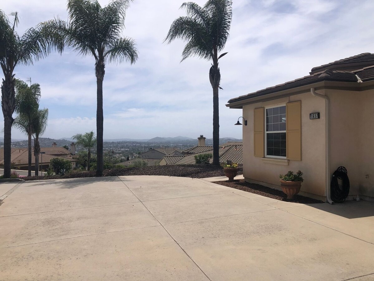 Photo - Immaculate 4-Bedroom House with Stunning V...