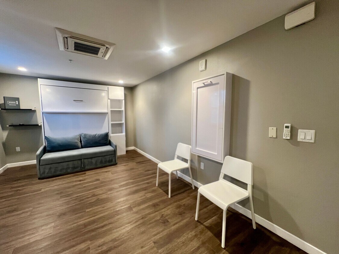 Floor Plan - 434-206/306/406