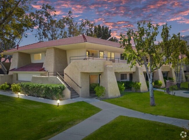 Building Photo - 2820 N Arcadia Ct Rental