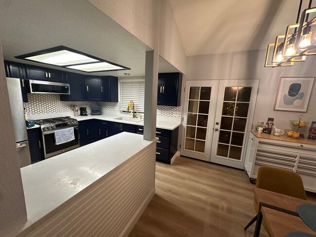 Photo - 491 W Carter St