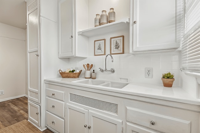 Photo - Crenshaw Terrace